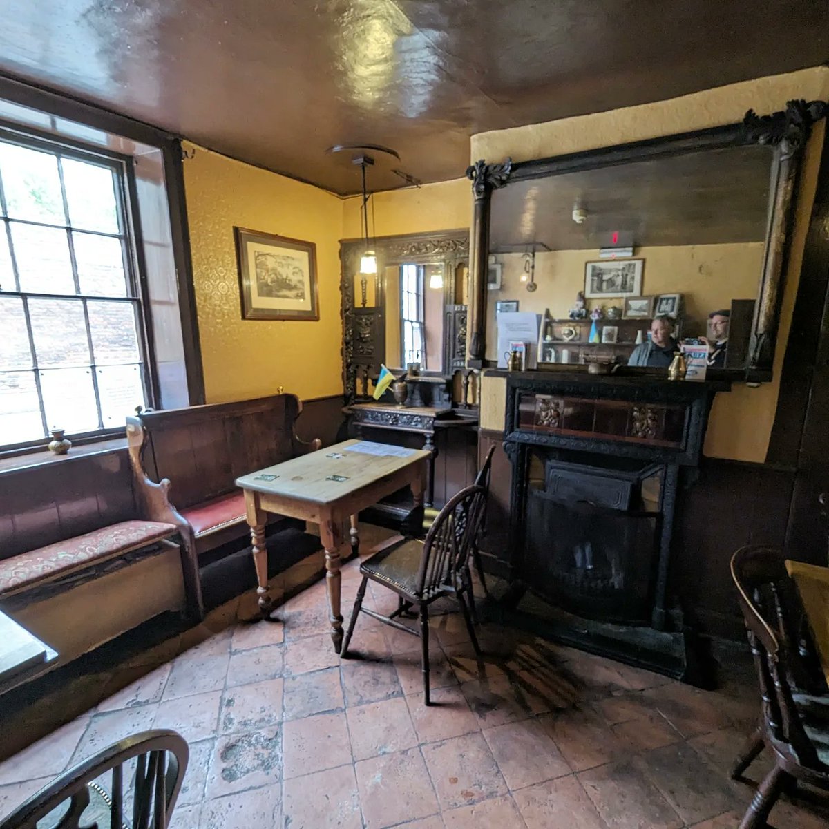 RoamingRidings's tweet photo. White Horse Inn aka Nellies, Beverley
__________

The gas-lit living museum of a pub spoiled by Sam's draconian rules.

Scores &amp; full review here:
Insta: https://t.co/GwvwKx0CFS
Facebook: https://t.co/SR13eZbfsi

#beverleypubs #pubguide #beverley #beverleypubguide https://t.co/3a3ZwRfxDm