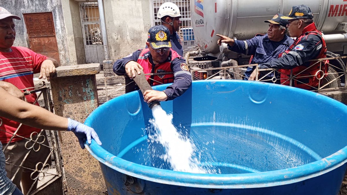 #8Jul Siguiendo Instrucciones del A/J <a href="/CeballosIchaso1/">@FuerzaDinamica Remigio Ceballos Ichaso</a>, Vicepresidente Sectorial. El Director General Nacional P/G <a href="/CarlosR58566170/">Carlos Rodriguez</a> con un equipo multidisciplinario del Sistema Nacional de Gestión de Riesgo, continúan en su 7mo día trabajando incansablemente,