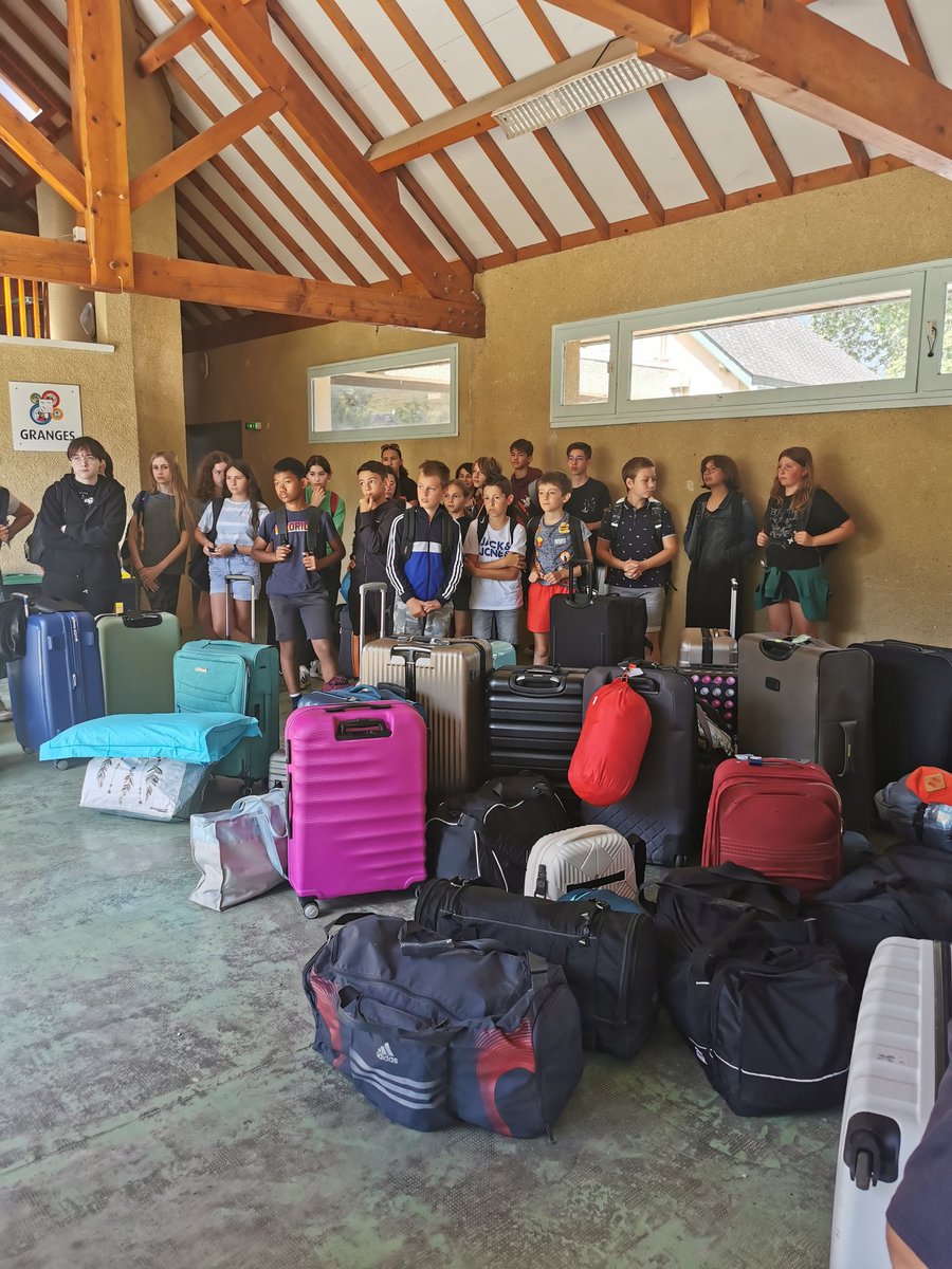 JeanRostandGers's tweet image. Séjour #vacancesapprenantes pour nos élèves du @JeanRostandGers à #Arreau :escalade, piscine, pump track et bike park! Soleil et montagne en bonus ! ☀️😎 @dsden_32 @actoulouse #ecoleouverte #sejour2024 @OXYGERS3