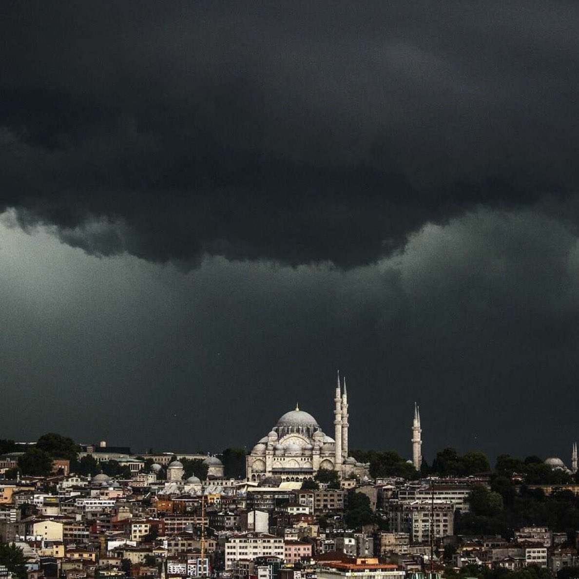 "Sabırlı ol, çünkü Allah güzel iş yapanların mükâfatını zayi etmez."

| hûd, 115.