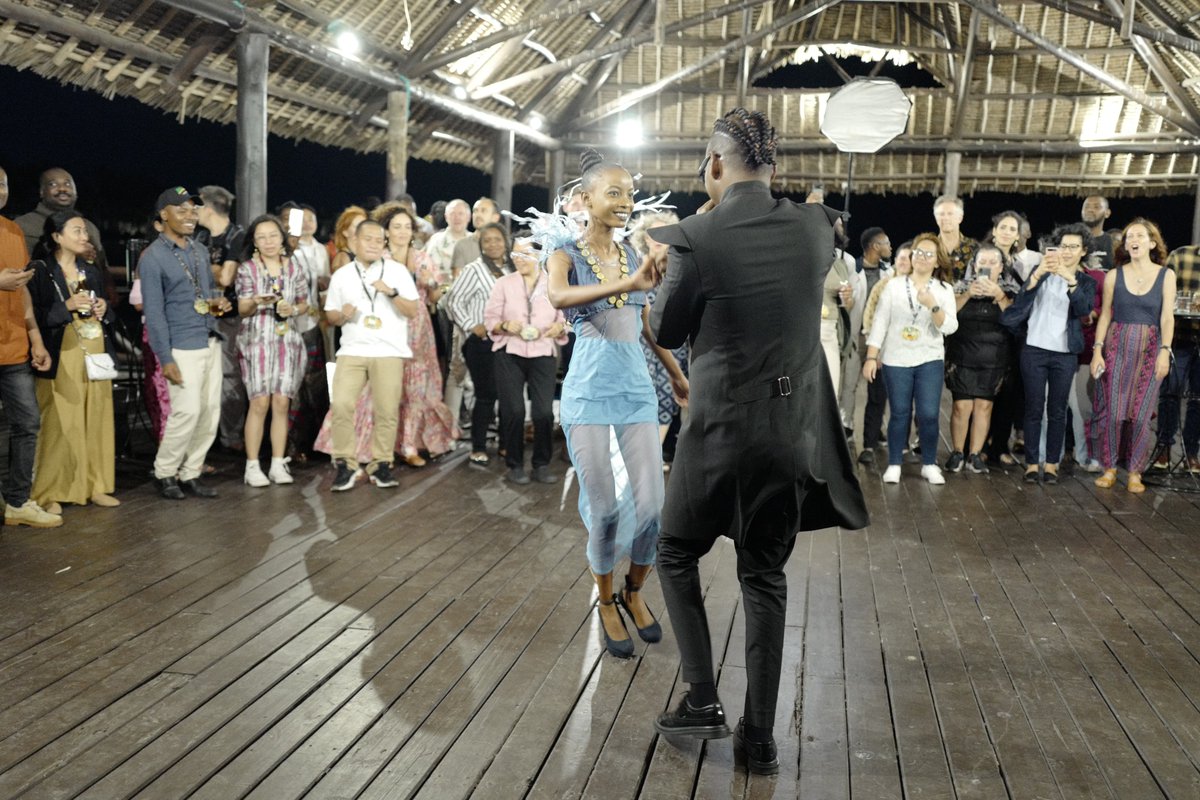 RehemaKonza's tweet image. Recycled fashion and design during the International Zero Waste Cities Conference (IZWCC) week. additional images

Thank you so much @Ben Pol
#zerowaste
#recycleddesign
#fashion
@Design