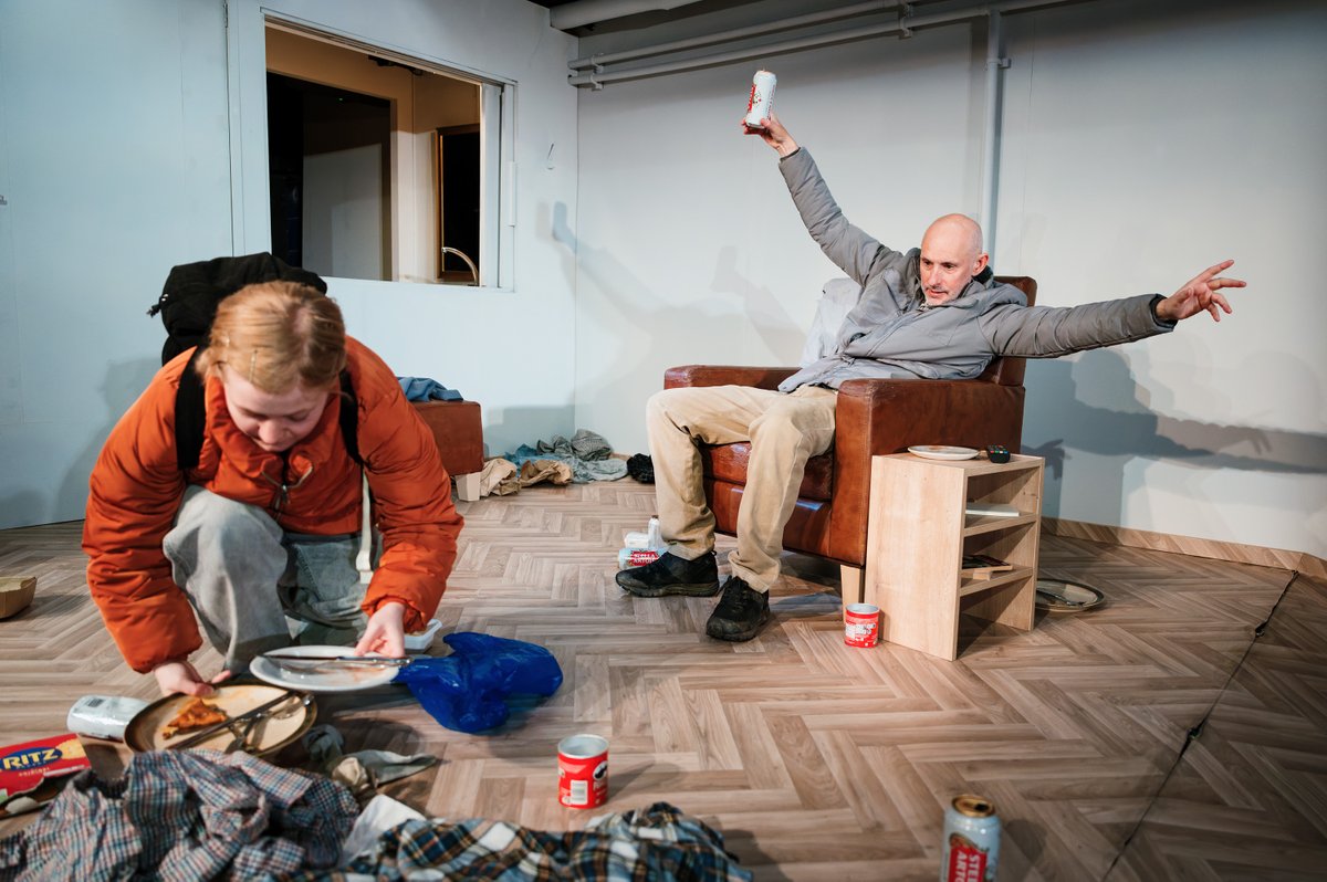 Hamps_Theatre's tweet photo. #BreakALeg to the cast and company of GRUD who have Press Night tonight!
Visit our website to book tickets for Sarah Powerโs debut play and to see the full selection of new production photography ๐ธ
#HTGrud runs Downstairs until 3 August ๐ https://t.co/ZL91eUrGUO