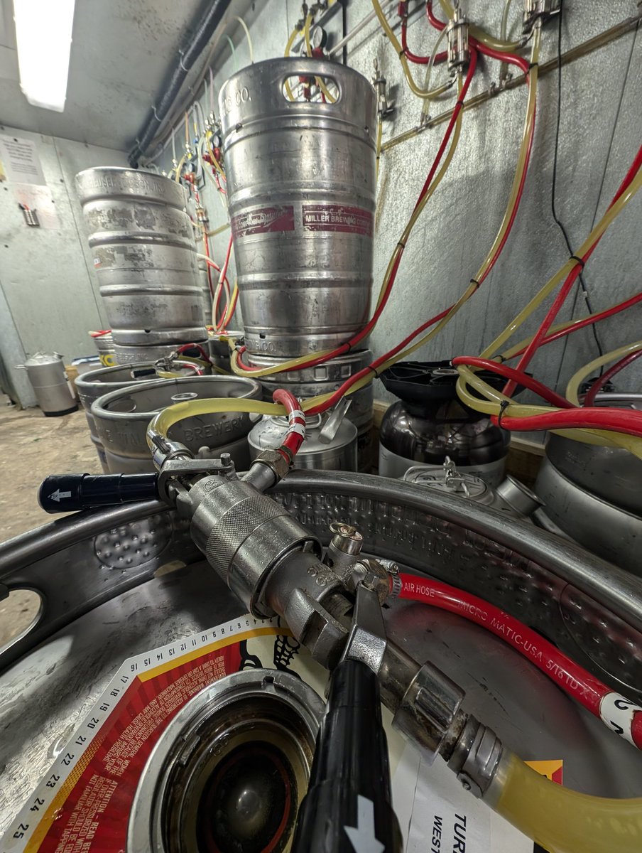 OlympicTavern's tweet photo. Hey everyone -- this is your every other week reminder to clean your damned draft lines.
#draftcleaningday #draughtexcellence #thesepipesareclean https://t.co/nnmnRTxsLb