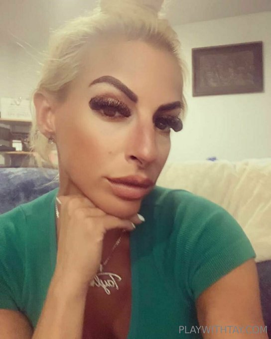 Feeling fabulous and ready to take on the day! 🖤✨ How about you? #FeelingGood #DayVibes #LivingMyBestLife<a href="/tag/feelinggood"class="tags"><span>#feelinggood</span></a><a href="/tag/livingmybestlife"class="tags"><span>#livingmybestlife</span></a><a href="/tag/dayvibes"class="tags"><span>#dayvibes</span></a>