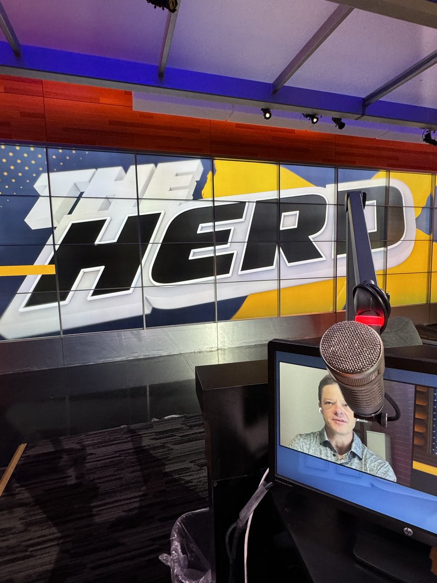 ashbrewkaminsky's tweet image. So excited to be filling in for the awesome @jasonrmcintyre today on the @TheHerd with @DannyParkins! Come hang with us on FS1 🙌🏻