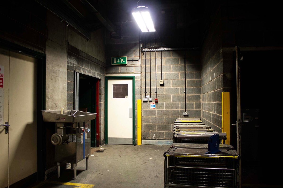 PhotoTjv's tweet photo. Exit
(Marketgate, Wigan, November 2018)
#photography #urbanphotography #abandonedplaces #abandoned #urbanexploration #urbex #stockroom #basement #disused #demolished #MarketgateWigan #TheGalleries #Wigan https://t.co/LBdLSVKIYk