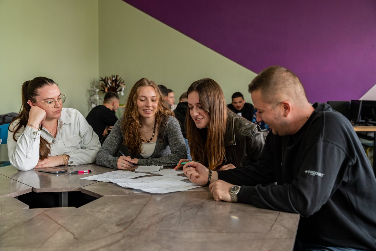 Rektorati's tweet photo. Apply to the Albanian Language or Albanian Literature 📚 programs at UP and get a 1000 euro scholarship 💶 from MASHTI! Join us and grow with UP! 🎓 #ImUP #UPgrade #growUP #riseUP #beUP #UPspeak #loveUP #UPeducation #cheerUP https://t.co/FmxXvx6yC7