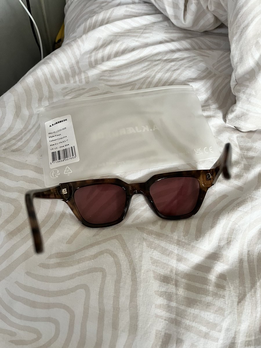 Taffiblue's tweet photo. @thewhitecompany not great service getting these sunglasses from you! I have emailed and am awaiting a response please? https://t.co/cKsCOnDLj2