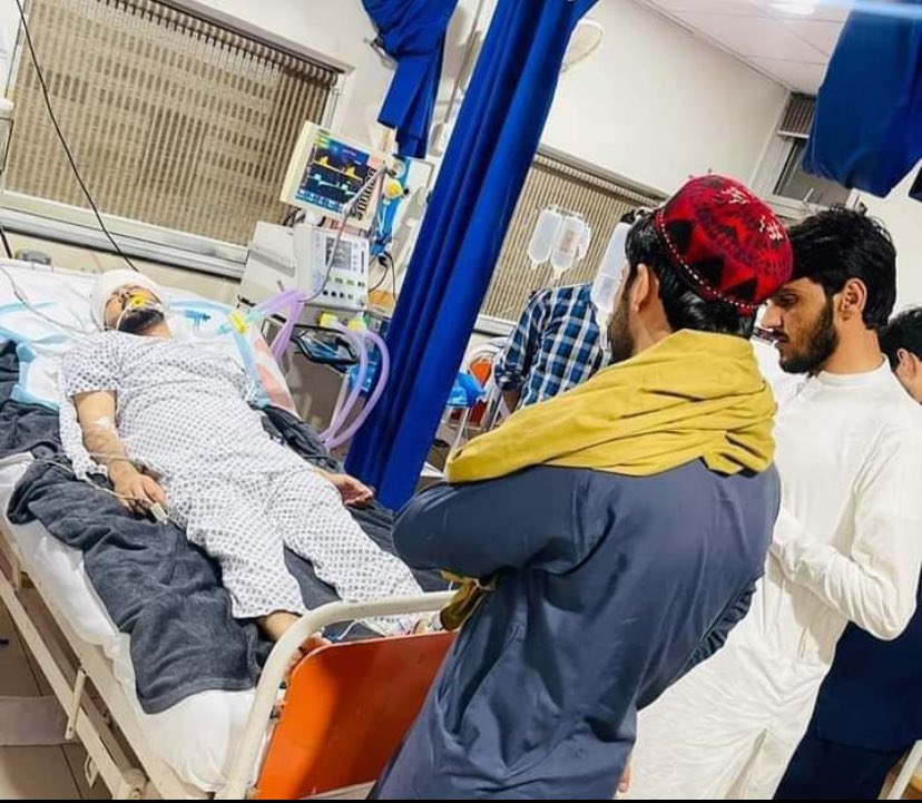 NaimatUllahWazi's tweet photo. For the sake of humanity, demanding from @GermanyinPAK to help @GilamanPashten to shift to Germany for better treatment. He is in a very critical condition in PIMS hospital Islamabad. 
#EvacuateGilamanWazir2Germany https://t.co/krmKE1l5Jy