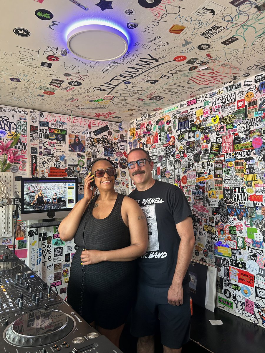 Dark Entries Records (@darkentriesrecs) on Twitter photo My set from <a href="/TheLotRadio/">The Lot Radio</a> with Sharlese is available for streaming on YouTube and Soundcloud. I chose one song from each of the 15 years of Dark Entries 🤓 soundcloud.com/thelotradio/sh… My set from <a href="/TheLotRadio/">The Lot Radio</a> with Sharlese is available for streaming on YouTube and Soundcloud. I chose one song from each of the 15 years of Dark Entries 🤓 soundcloud.com/thelotradio/sh…