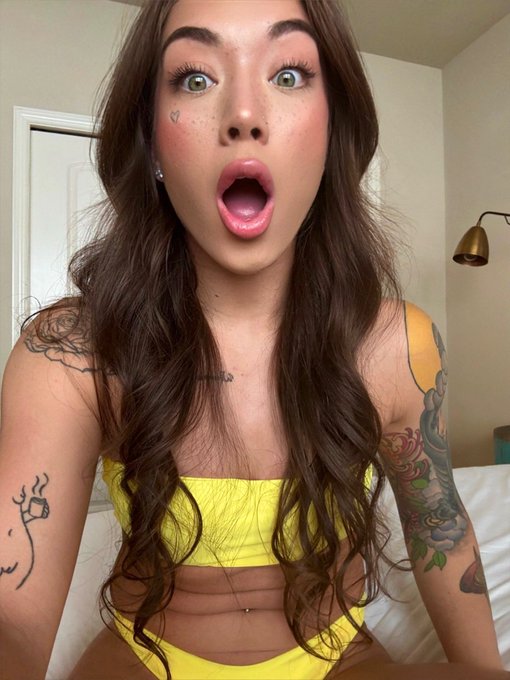 Happy MILF Monday, am I your favorite? Was just wondering lol https://t.co/mt2ZfdmHJ0