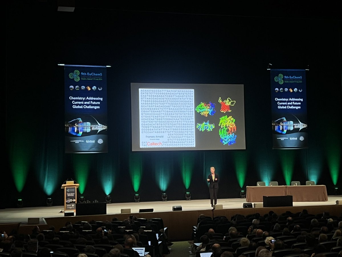 Simona_Ranallo's tweet image. Such an inspiring and incredible plenary talk by @francesarnold guiding us through enzyme evolution to compose the symphony of life at @EuChemS_Congres in Dublin 🇨🇮
#ECC9 #evolution #DNA #ENZYME