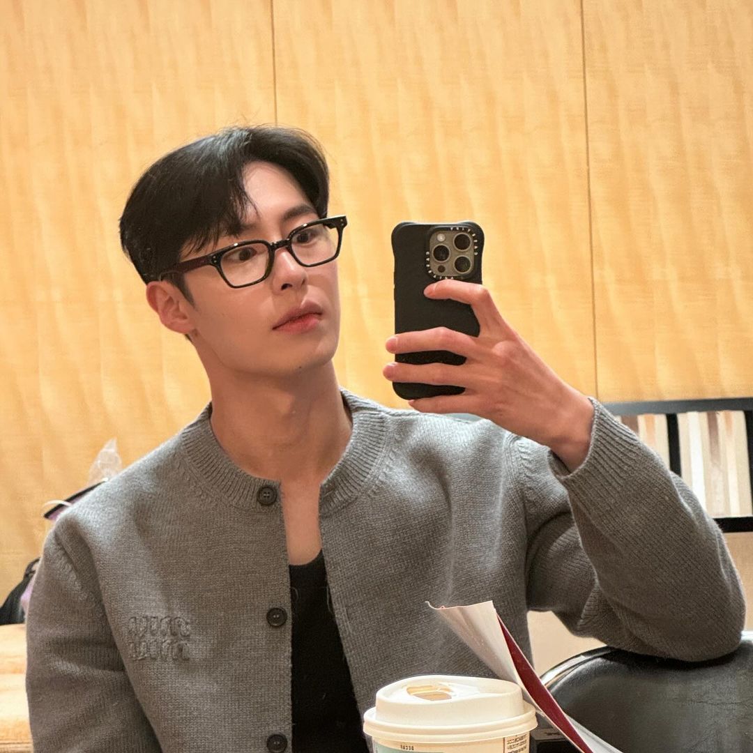 월영 tweet media