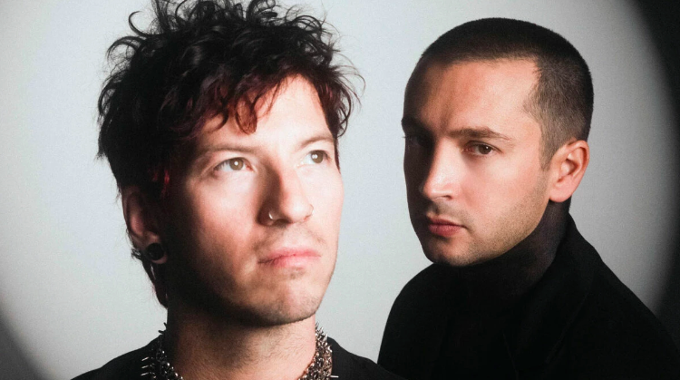 Twenty One Pilots have announced a touring fan exhibit, giving fans an opportunity to delve into the band’s lore through a collection of items rocksound.tv/news/twenty-on…