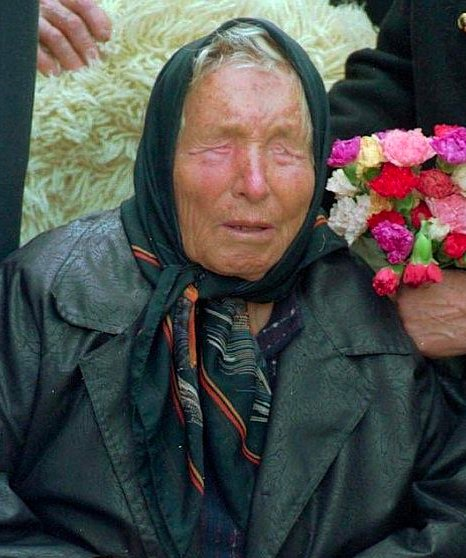 poptime's tweet photo. SERÁ? Baba Vanga, a vidente que previu o acidente do 11 de setembro e morreu em 1996, havia previsto que o início da EXTINÇÃO HUMANA começaria em 2025. https://t.co/Av4q1Xs4Sr