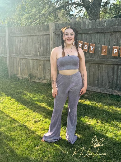 Hey now, Hey now&hellip; #lizziemcguiremovie #lizziemcguire #party #4thofjuly #ootd #partyoutfit #redhead #sparkle<a href="/tag/lizziemcguiremovie"class="tags">#lizziemcguiremovie</a><a href="/tag/lizziemcguire"class="tags">#lizziemcguire</a><a href="/tag/sparkle"class="tags"><span>#sparkle</span></a><a href="/tag/beautiful"class="tags"><span>#beautiful</span></a><a href="/tag/ootd"class="tags"><span>#ootd</span></a><a href="/tag/party"class="tags"><span>#party</span></a><a href="/tag/redhead"class="tags"><span>#redhead</span></a><a href="/tag/pretty"class="tags"><span>#pretty</span></a>