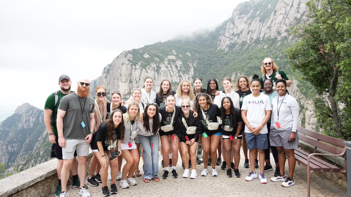 Loyola Women's Basketball tweet media
