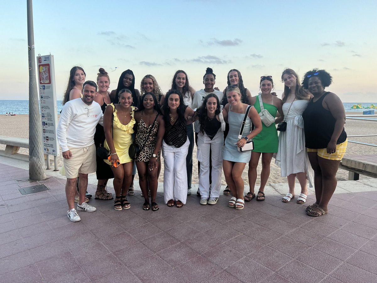 Loyola Women's Basketball tweet media