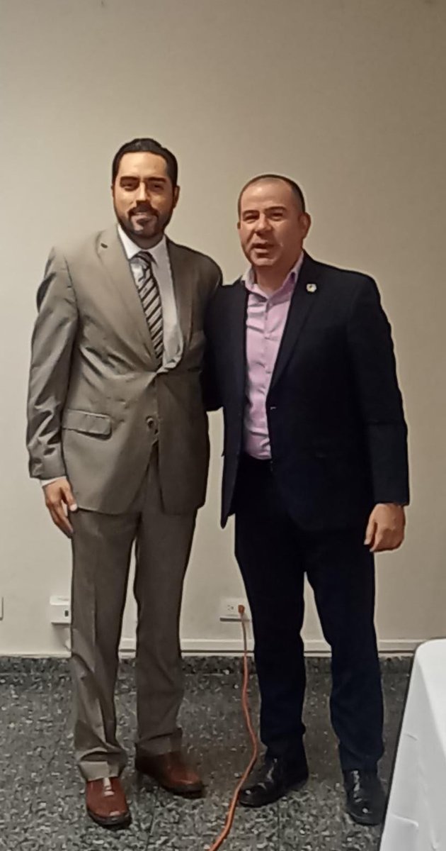 EVMLMAC's tweet photo. Sesión #1 del nuevo Consejo Presidido por Eleazar Iribe en Hotel El Dorado. Orador huésped Lic. Ulises Membrila quien nos visita desde Guadalajara, Jal. #COMEV #EVM https://t.co/DhmasYm40S