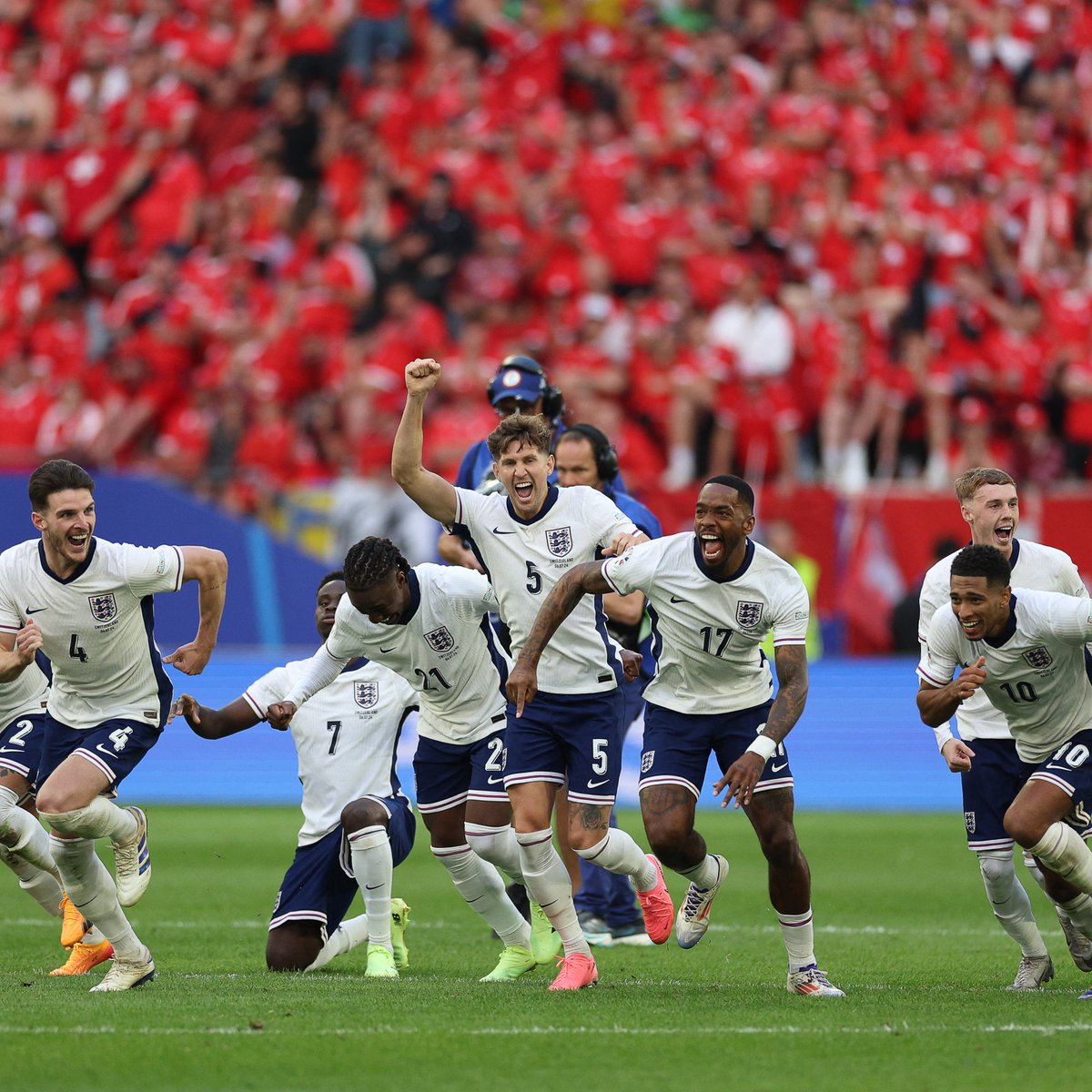 Five perfect penalties. 🙌

ENGLAND ARE #EURO2024 SEMI-FINALISTS!! 🏴󠁧󠁢󠁥󠁮󠁧󠁿