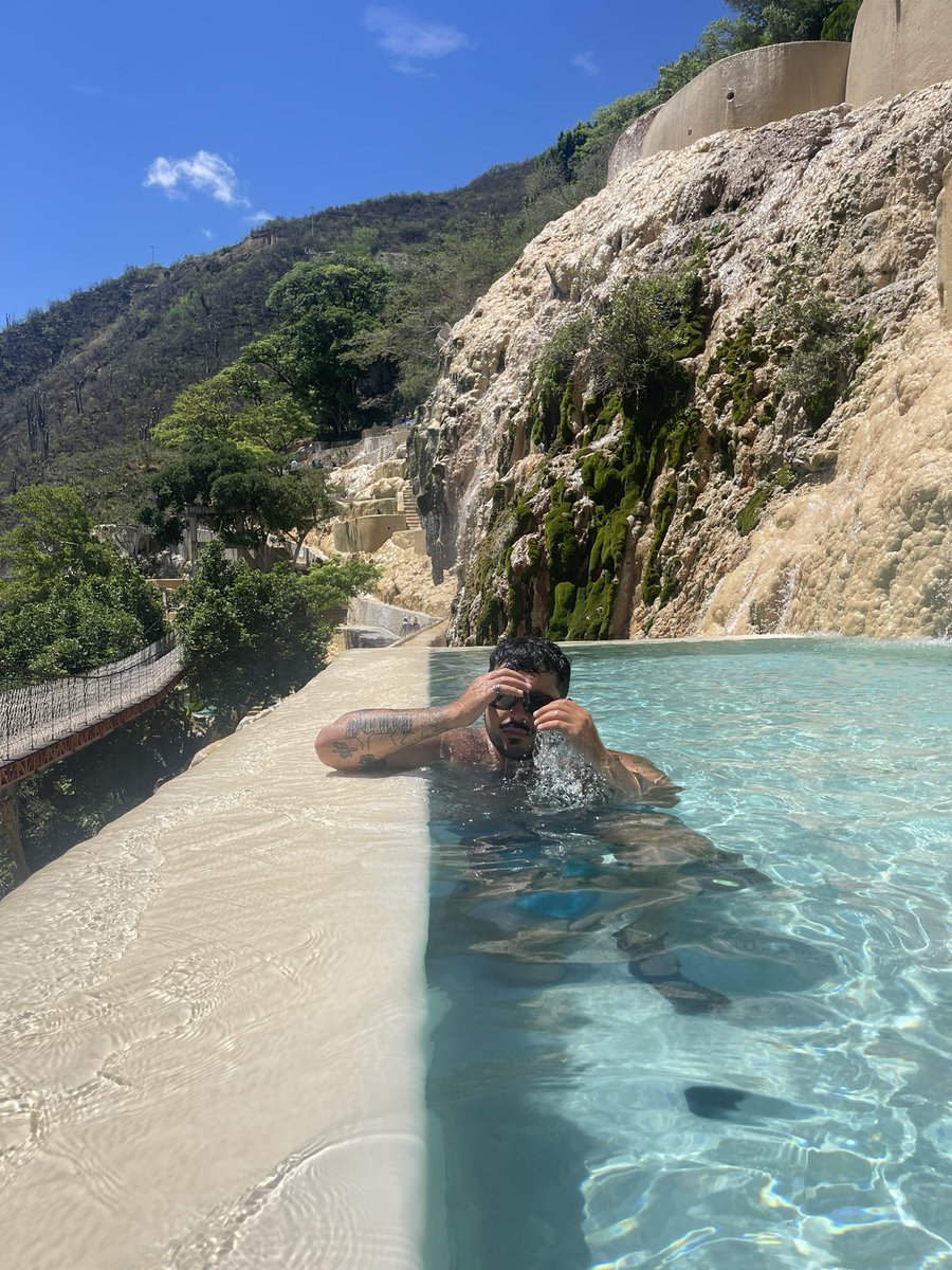 johnny cuss tweet media