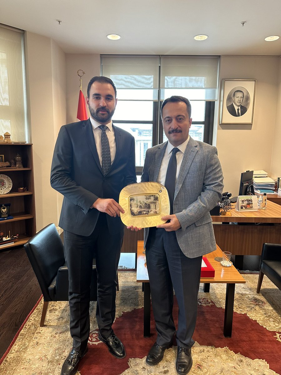 yeninesilder's tweet photo. T.C Cumhurbaşkanlığı Personel ve Prensipler Genel Müdürü Sayın Bilal Şentürk’ü makamında ziyaret ettik. Projelerimizden, derneğimizin kuruluş amacından bahsederek, toplumda farkındalık oluşturma hedeflerimizi ve bu doğrultuda gerçekleştirdiğimiz faaliyetleri kendisiyle paylaştık. https://t.co/V2kPFsrima