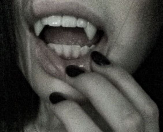 TheVampyreWitch's tweet photo. #vampire #vampiretwt #vamptwt #vampirecommunity #vampyre https://t.co/04iBPIu46e