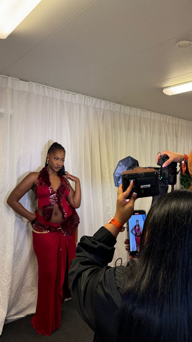 tems 𝖘z𝖓 tweet media