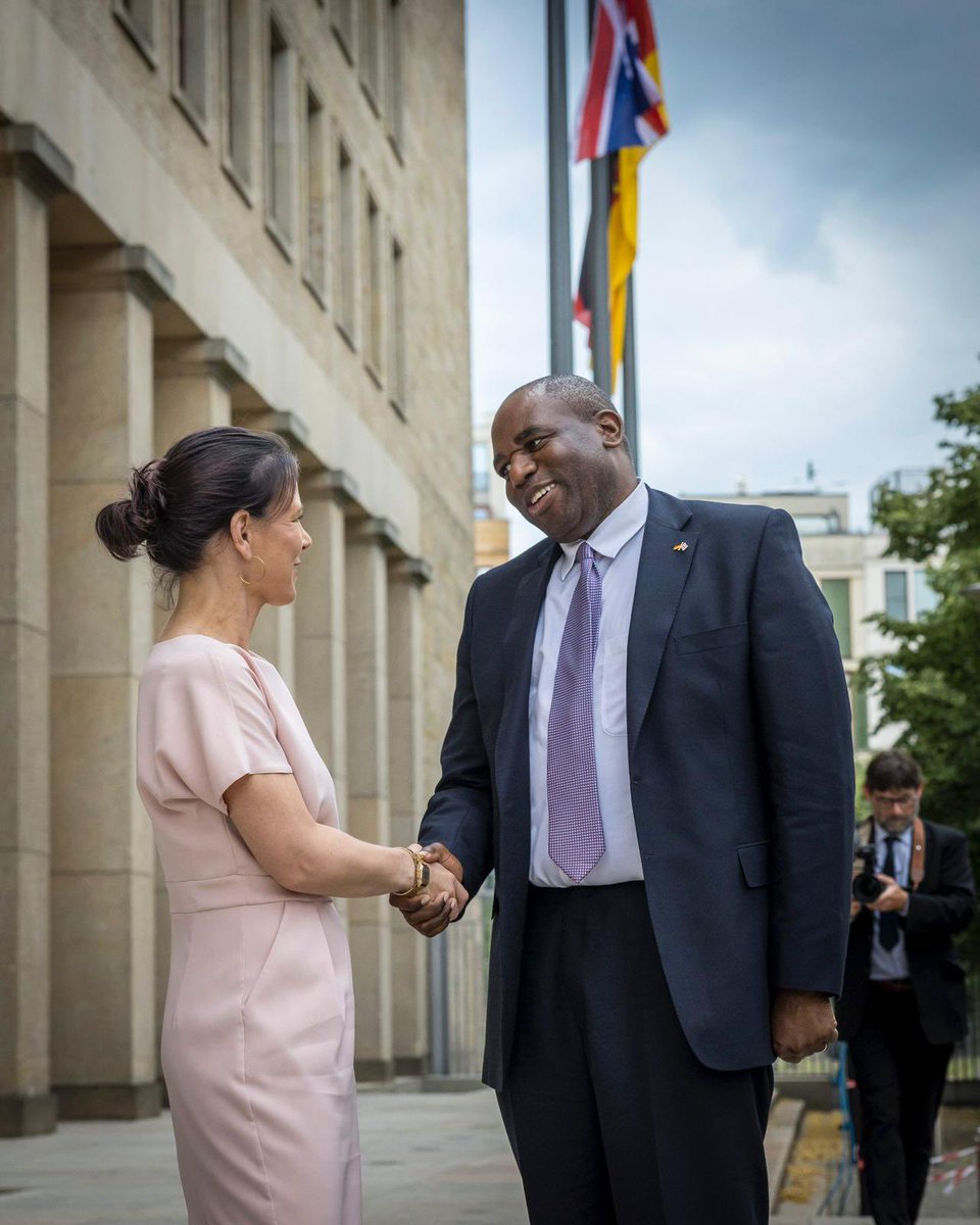 DavidLammy's tweet image. It&apos;s time to reset our relationship with our European friends and allies. That&apos;s why I&apos;m in Germany, on my first visit as Foreign Secretary.

Together @ABaerbock and I will address shared threats and support Ukraine.

Still made time for the football - come on England!