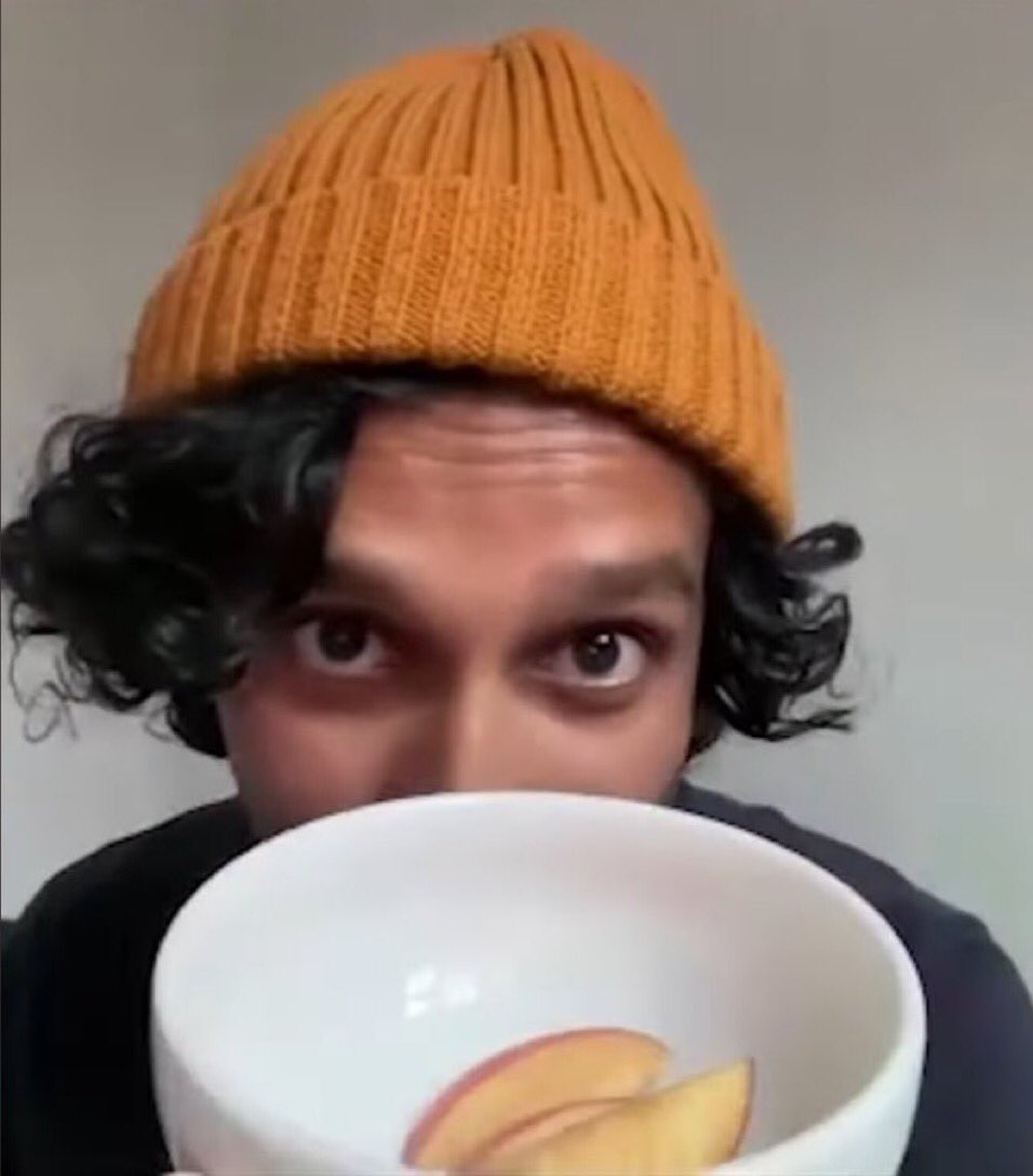 the thing about assad is that he absorbs his character so well you could tell me armand doesnt have an actor and I'd believe you. Oh you mean The Vampire Armand was rehearsing his scenes???yeah sounds about right