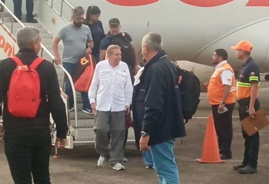 ¡Cara 'e tabla! El candidato Inmundo viajó por Conviansa y el Pueblo no dudó en reclamarle su descaro
n9.cl/8vojnh
#VenezuelaSoberanaYPlena