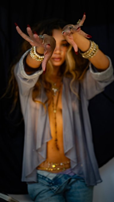 Stuck in a moment https://t.co/vNLTBZkLNH