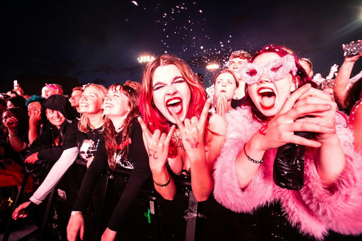 RammsteinUn's tweet photo. Mange tak København!

Photos: @jenskochphoto , Rob Lewis Photography, Paul Harries Photographer, Olaf Heine Studios 

#Rammstein #EuropeStadiumTour2024 #Copenhagen #København https://t.co/EmURB3XIG2