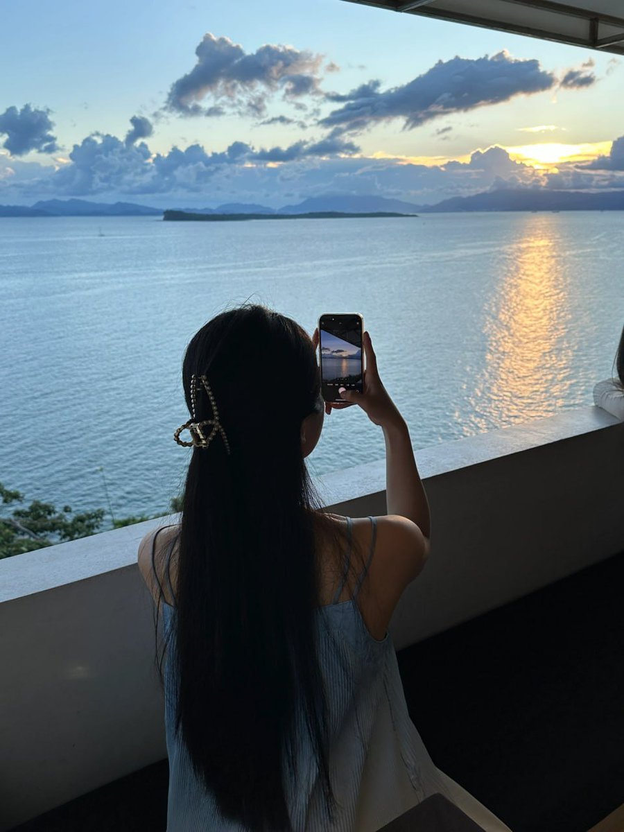 HostSeohyun's tweet image. Recalling my youth