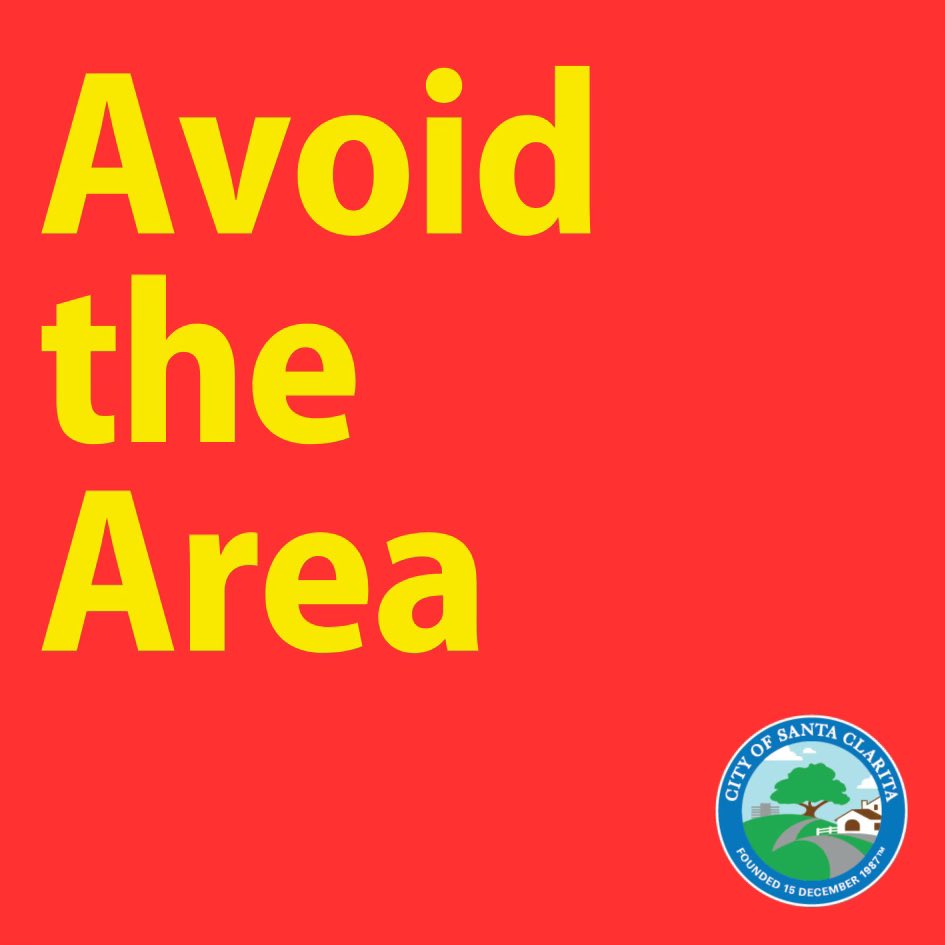 santaclarita's tweet photo. BRUSH FIRE: A brush fire has been reported near Grape Lily Circle and Valle del Oro in Newhall. The fire is currently 1/2 acre in size with structures threatened. Please avoid the area. Updates will be posted here when available. #GrapeIC https://t.co/AVKcnbnAaP