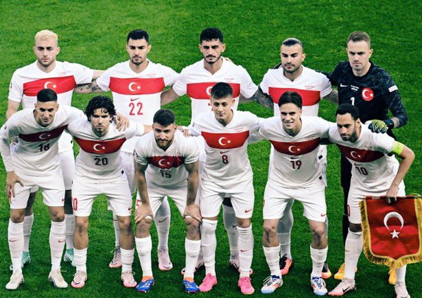 Avicenna_Razi's tweet photo. Maç başladı.

Onların gördüğü  / Bizim Gördüğümüz 

#TURvHOL https://t.co/SbAwEWw0Ha