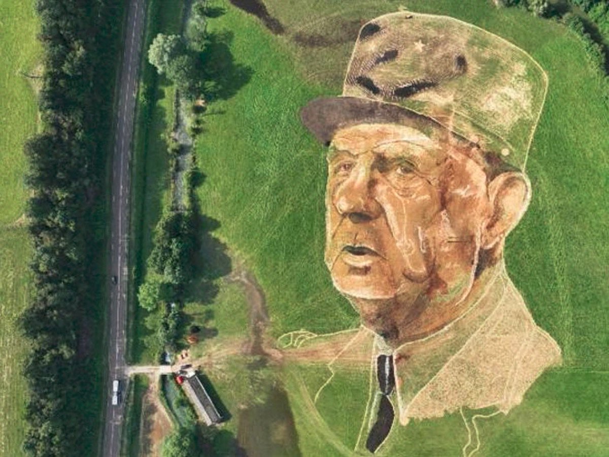 #TdF2024 Réalisé par un artiste comtois, le portrait géant du général de Gaulle fait le buzz 

➡️ c.estrepublicain.fr/culture-loisir…