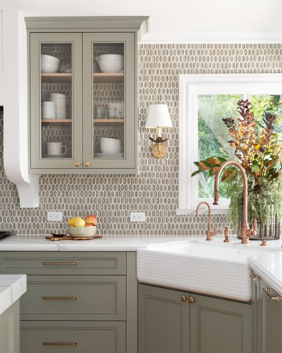 Wow! Check out this amazing one-color kitchen makeover with Cornwall Slate SW 9131 by Sherwin Williams! 🌟

No mess, no fuss—just one beautiful color! Brass fixtures and Walker Zanger mosaic tiles make it look super stylish.

Awesome job, insta - kbgdesign! 👏  

What do you