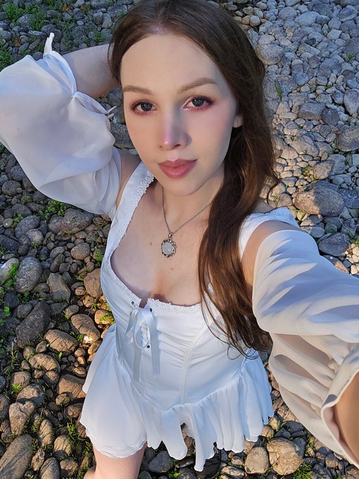 sooo happy on my lil nature walk 🥹 https://t.co/5eMlo5YtVf