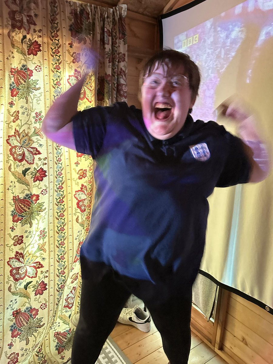 amy_podmore's tweet photo. It's coming home it's coming home @EnglandFootball @EuropaLeague https://t.co/tY3OKjc6Rn