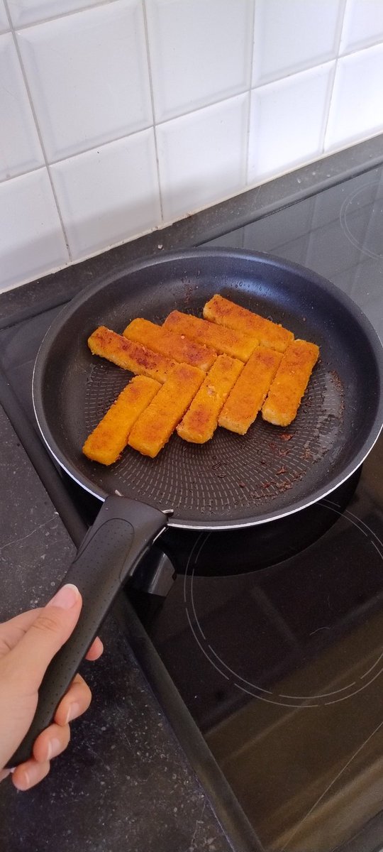 HelenaDMilonas's tweet image. De visgraat die ik wil vs de visgraat die ik kan betalen