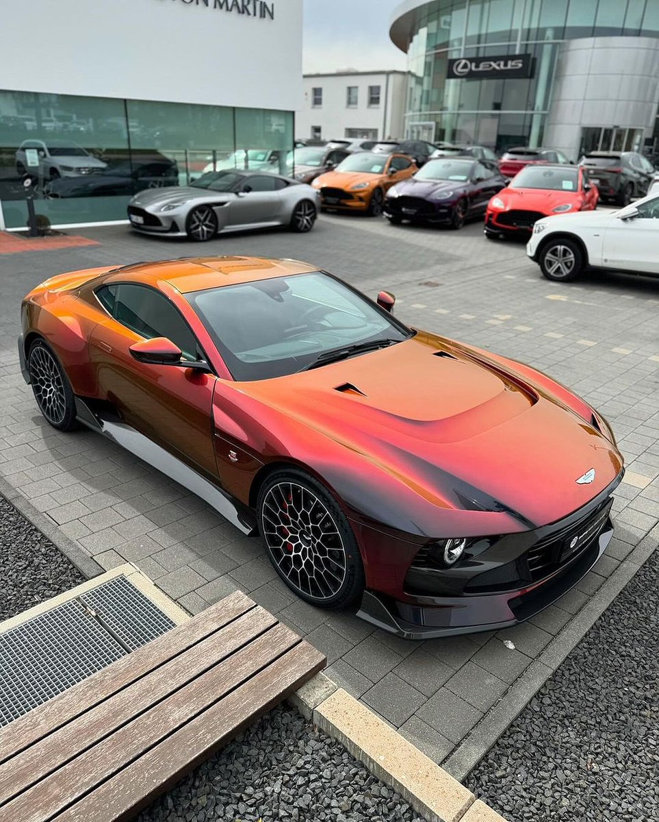 motorforms's tweet image. Aston Martin Valour in Andromeda Red

📷 nickfernau_photography