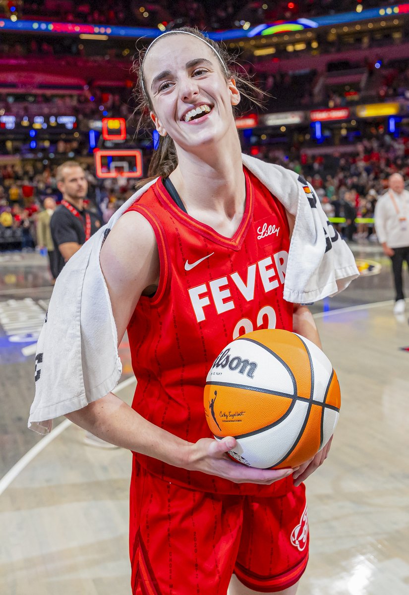 the only rookie in <a href="/WNBA/">WNBA</a> history to record a triple-double 😮‍💨

Caitlin Clark is HER.