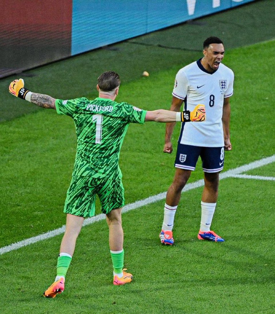 theredmen097's tweet photo. No trent fan will scroll without liking this https://t.co/Ixwg5bzJtS