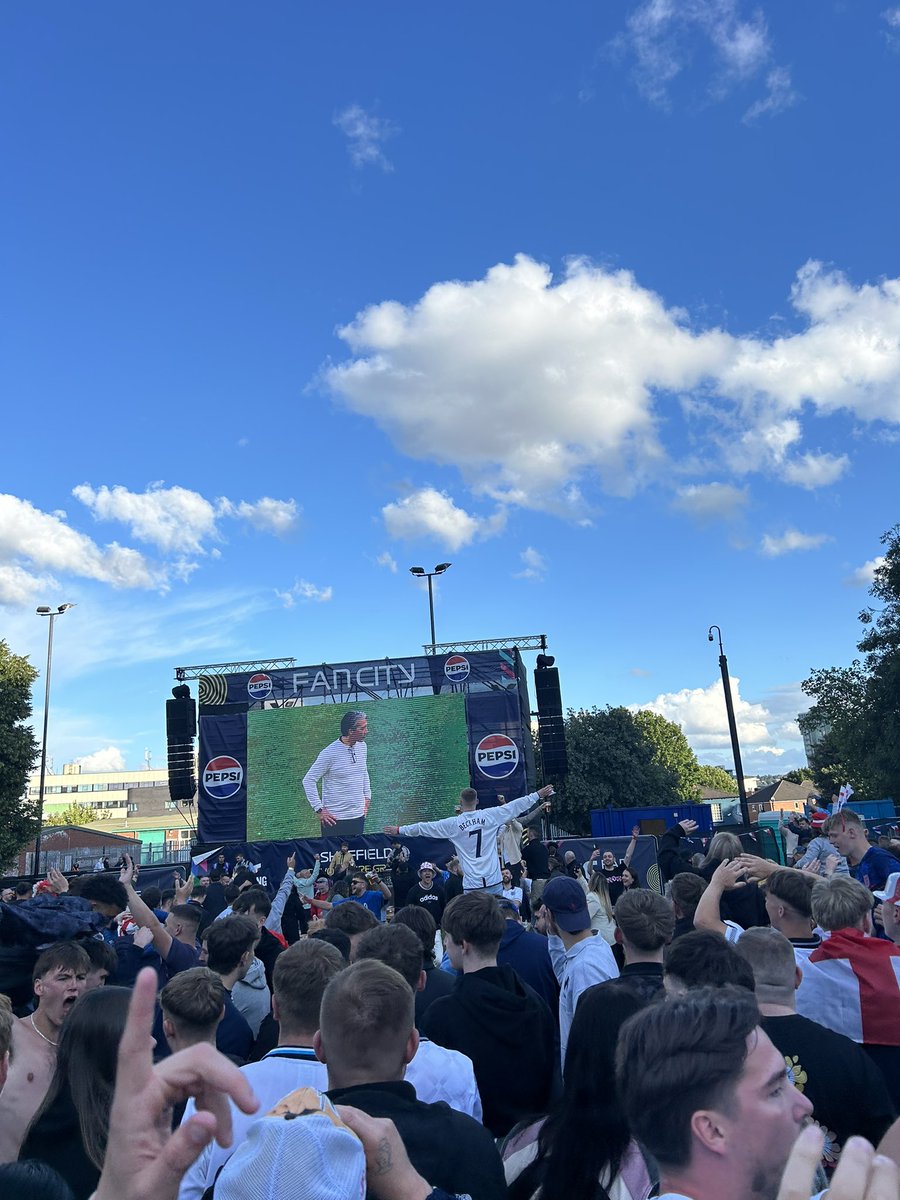 cookkierann's tweet photo. God save the King. Sweet Caroline There’s only one Cold Palmer. CFC legend. Frogs in the final please x https://t.co/fDv7CIesTG