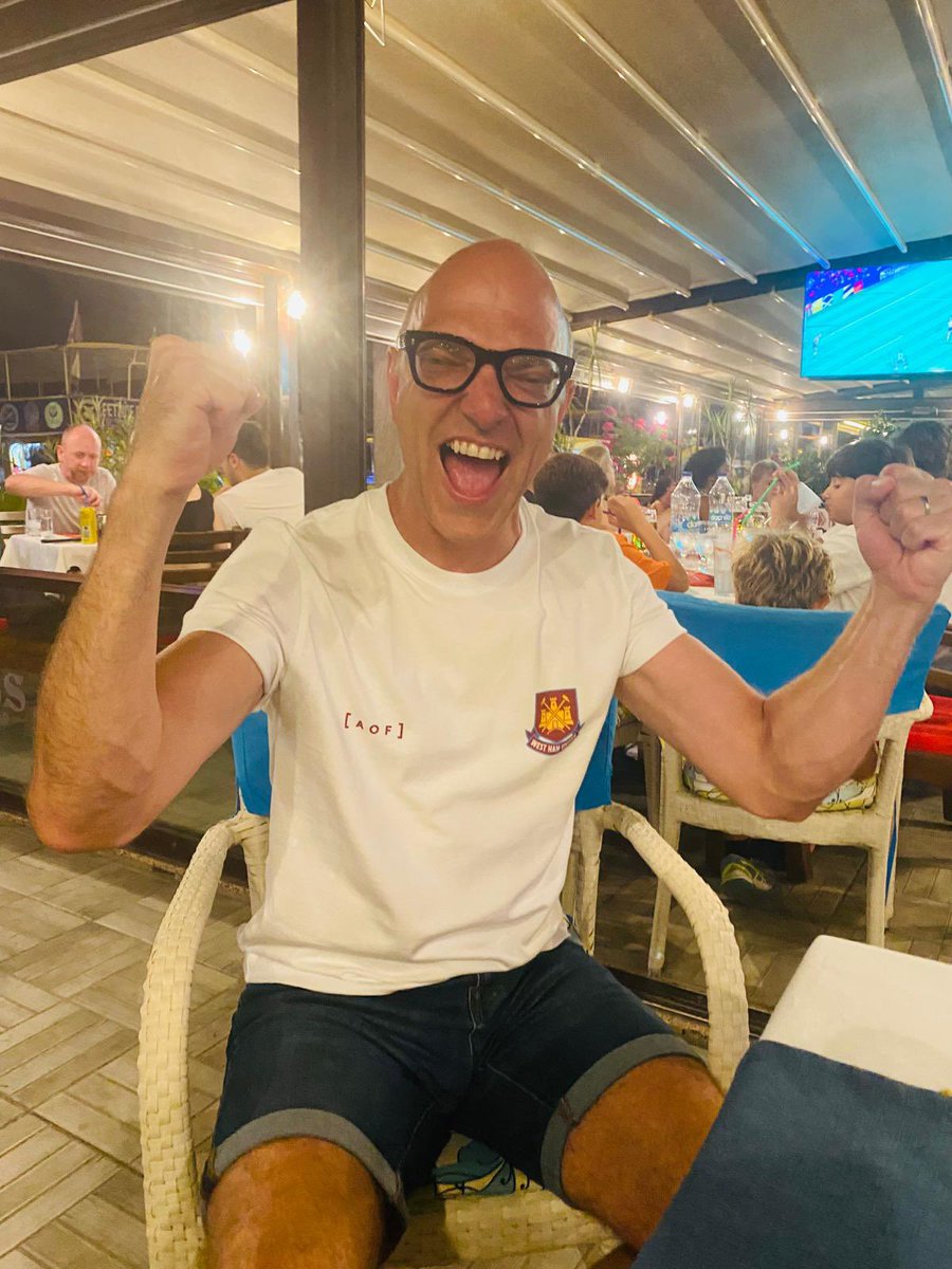 thipperson202's tweet photo. @Art_of_Football in Turkey watching England and wearing AoF 🏴󠁧󠁢󠁥󠁮󠁧󠁿🙌⚽️ https://t.co/F1igyNncW2