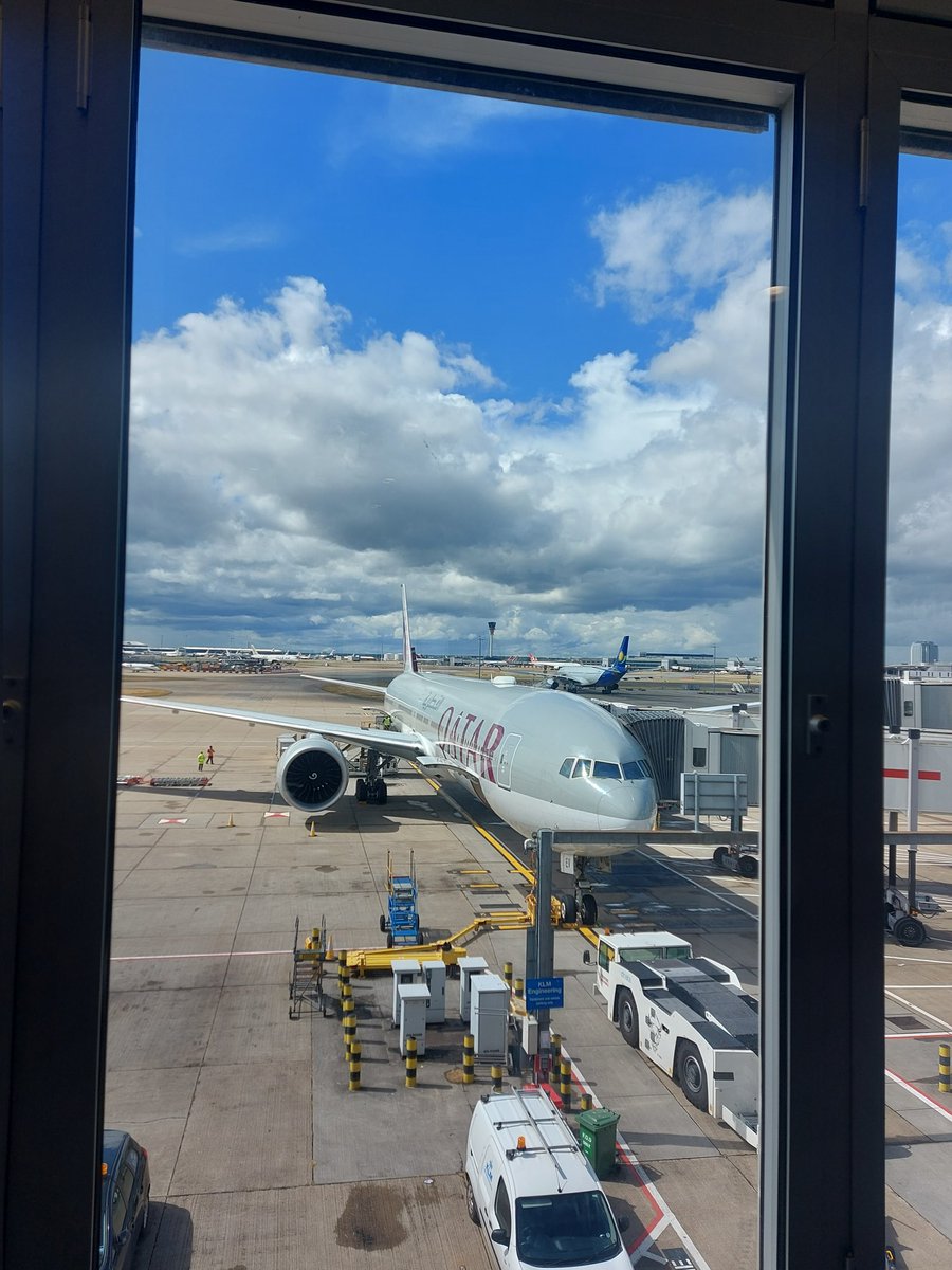 RoseannaBridge's tweet photo. I am so excited to be flying out to Sri Lanka for my final placement as a Trainee Clinical Psychologist with @UEA_ClinPsyD.  Two years of planning and a lot of uncertainty at times, but here we go ! https://t.co/csioQdOfpl