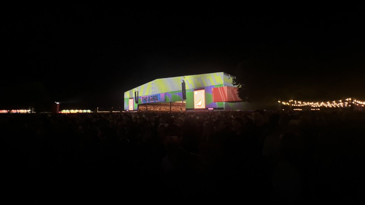 mgillet's tweet photo. 🇧🇪 🎶 Friday afternoon productive day at #RW24 in good company … Barning … with @tmorello @dEUSbe @snowpatrol et all Nice set, cheerful band with positive vibes. Summer can settle in. Ditto track on Offspring CD ‘Time to Relax’. https://t.co/fkftTNMhDc
