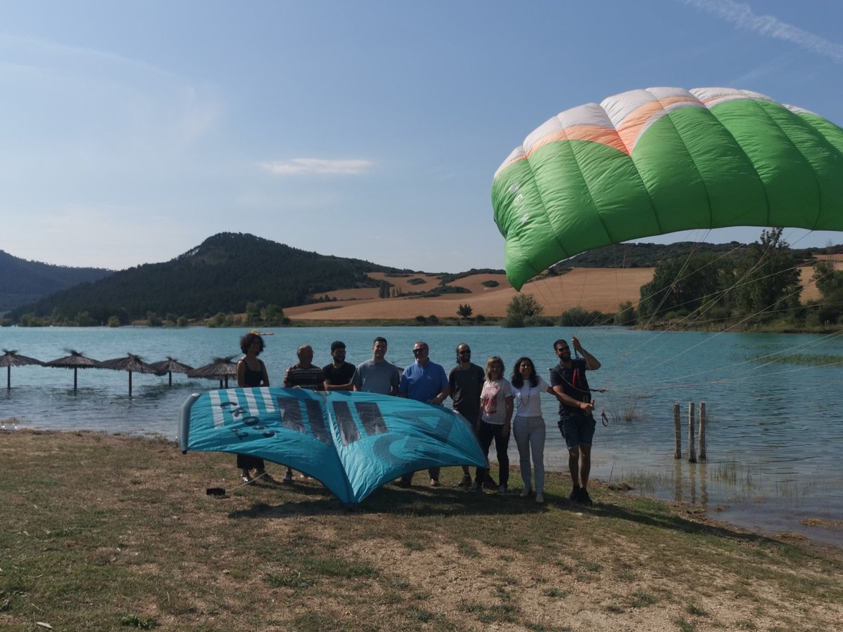tierrasDiranzu's tweet photo. ¡📣Acabamos de presentar nuestras #Ecoexperiencias ⛵🛶🪂🍷🥃🧀🧘🏻‍♀️🚣🧗⛪⛺
Este verano en la Bahía de Ugar,  en el #EmbalsedeAlloz, Actividades acuáticas, talleres medioambientales  en el #EmbalsedeAlloz!!!
👉Más info: https://t.co/k0AqldN8Mt https://t.co/AdFuCCgpdE