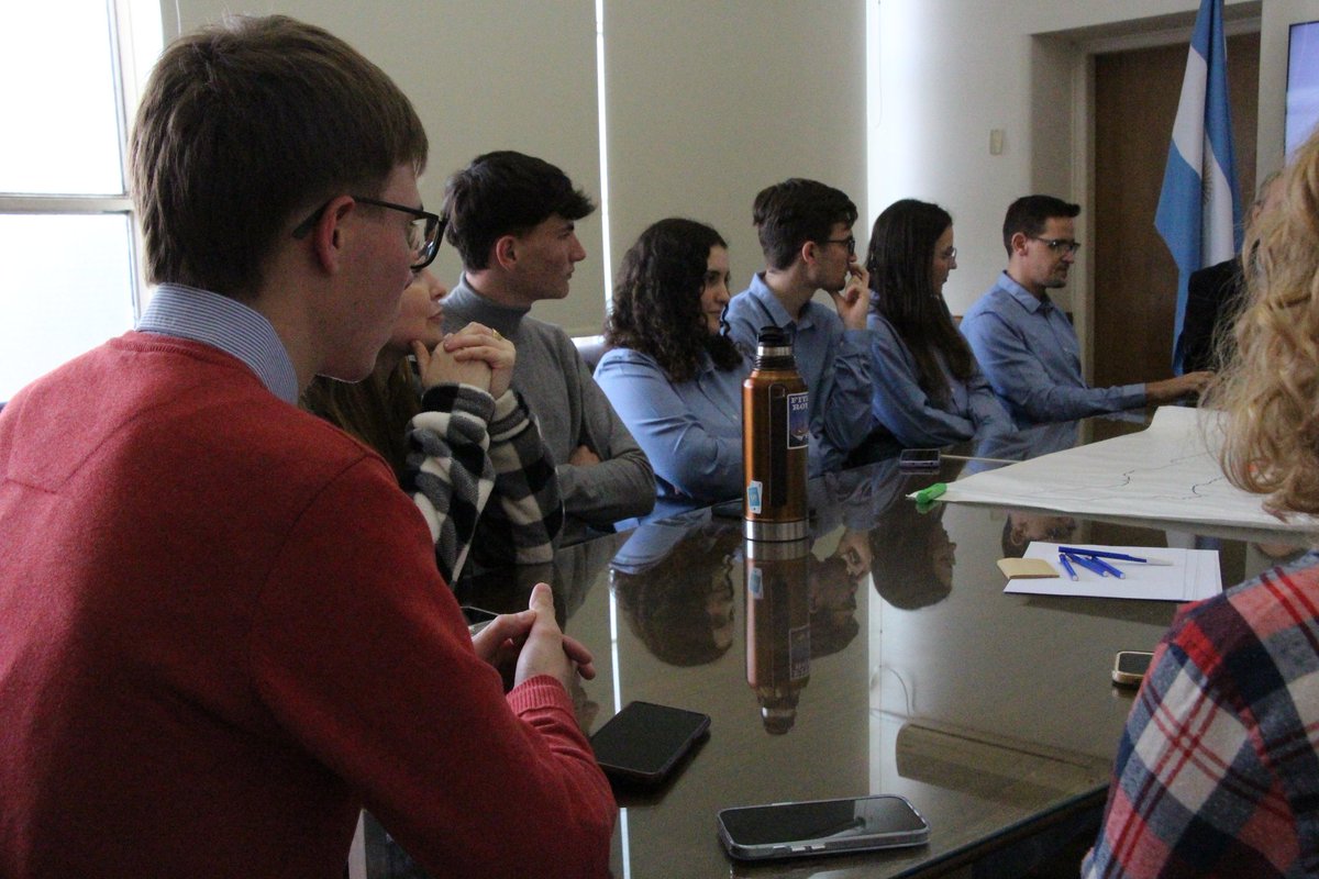 GastaNoyjovich's tweet photo. 🗣️Nuevo encuentro con Juventudes del ecosistema asociativistas en el Ministerio de Desarrollo Productivo, en búsqueda de seguir trabajando en conjunto por el arraigo joven, el cooperativismo y el presente y futuro de la producción en la Provincia de Santa Fe https://t.co/MA4N2Zu3Yk